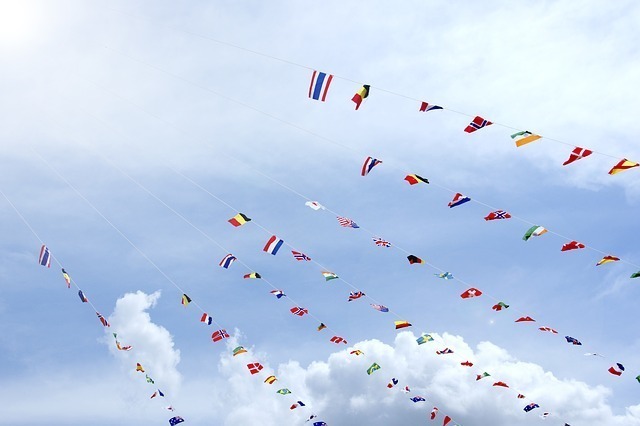 bunting-961586_640.jpg